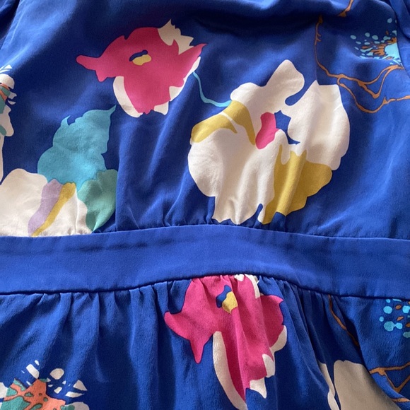 tibi Colorful Floral Silk Wrap Blouse๐๐๐ - Picture 8 of 10